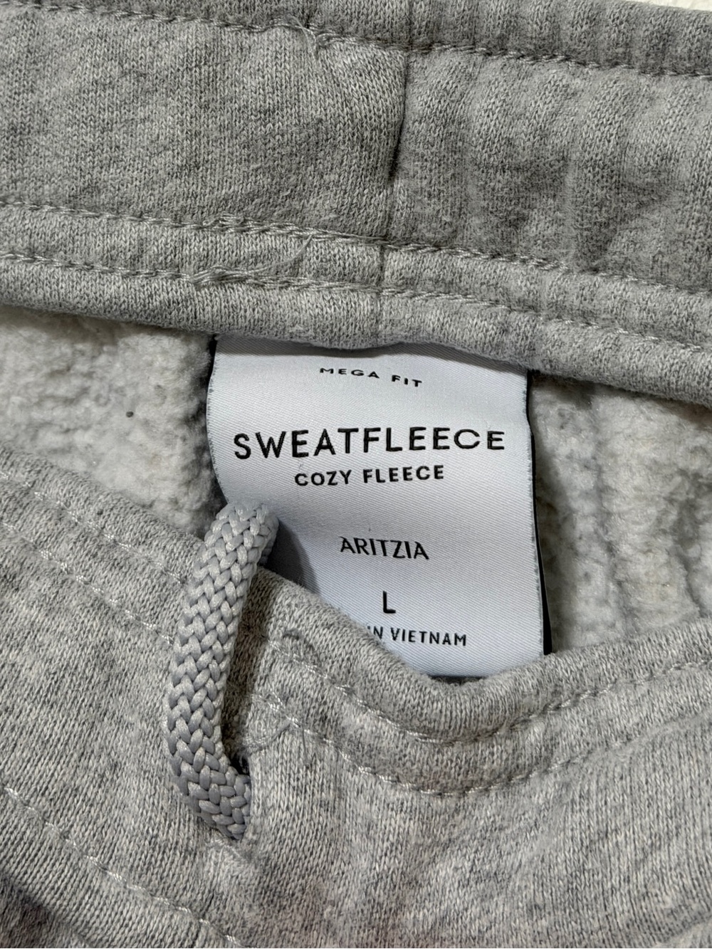 Aritzia Cozy Sweatfleece Mega Fit Straight Leg Sweatpant in Grey Size Large - Picture 3 of 8